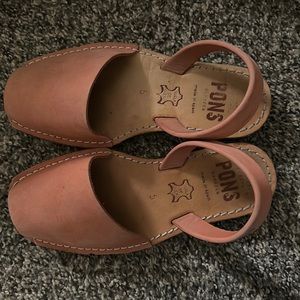 Pons sandals